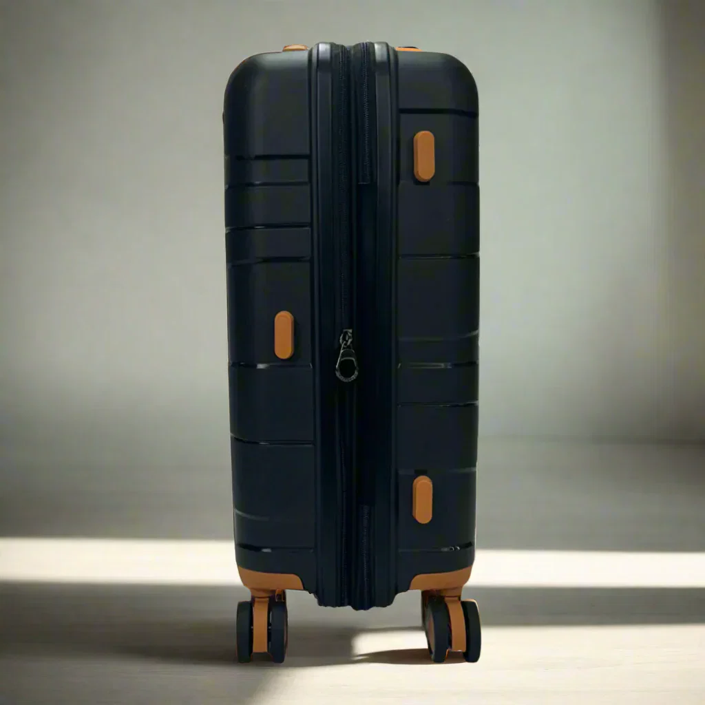 Lieber's Luggage Legacy Expandable 21" Hardside Carry-On Spinner - Black - Image 6