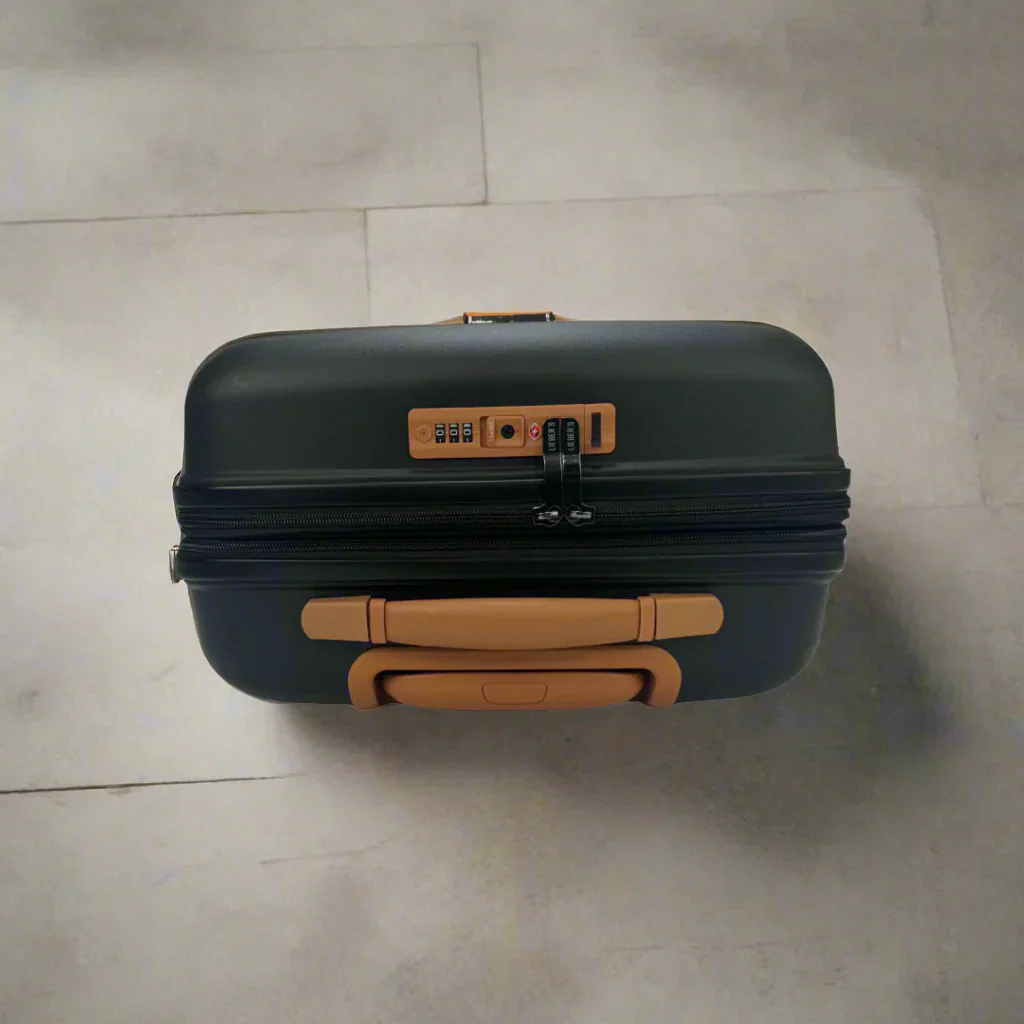 Lieber's Luggage Legacy Expandable 21" Hardside Carry-On Spinner - Black - Image 8