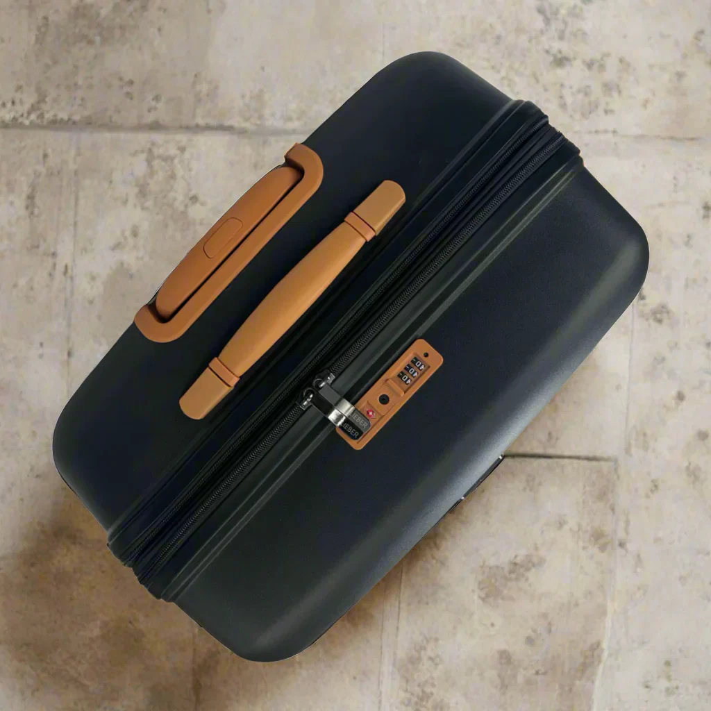 Lieber's Luggage Legacy Expandable 28" Hardside Spinner - Black - Image 8