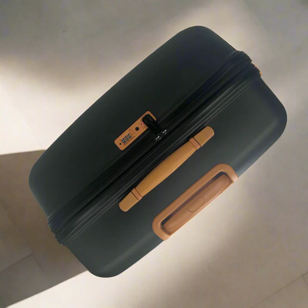 Lieber's Luggage Legacy Expandable 31" Hardside Spinner - Black - Image 6